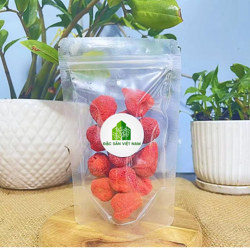  Dâu tây sấy giòn Dâu tây sấy thăng hoa - 50G DÙNG THỬ - Cực kì ngon lạ miệng Trái cây sấy lạnh tự nhiên không đường combo sữa chua  sấy giòn Cay  Ăn Vặt Food Snack dâu tây sấy khô  giòn hằng du mục 