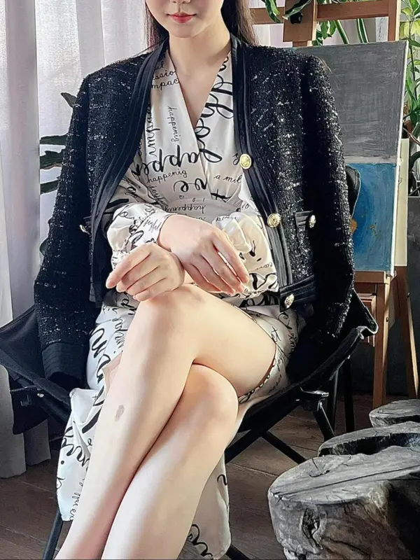 TangXi's Light Luxury 2025 Typography Print Dress Elegant Modern Design High Waist Slim Fit Party Office Style Fall Fashion Must-Have TikTok Trending Creative Text Pattern US Fashion Week Special 2