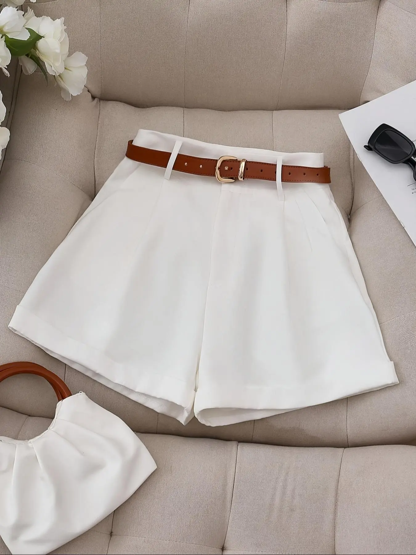 Women's Solid Color Belted Shorts, Elegant Fashion Casual Shorts for Daily Outdoor Wear, Women Bottoms for Summer