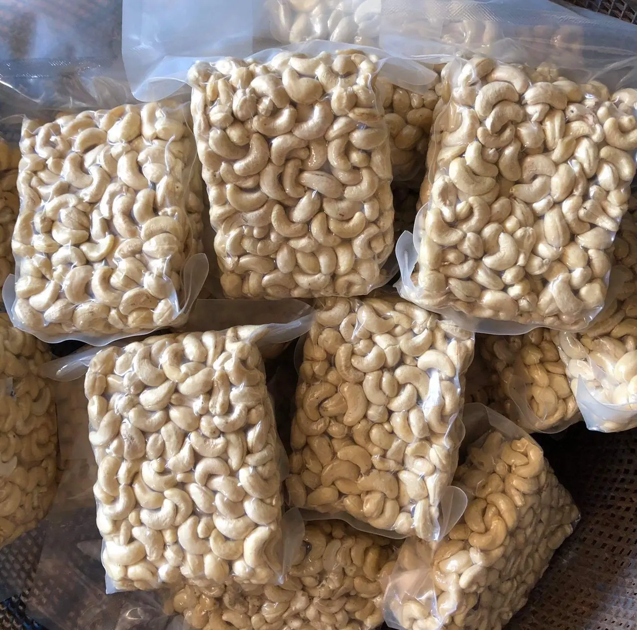 Hạt điều nhân trắng sấy - túi hút chân không 500g