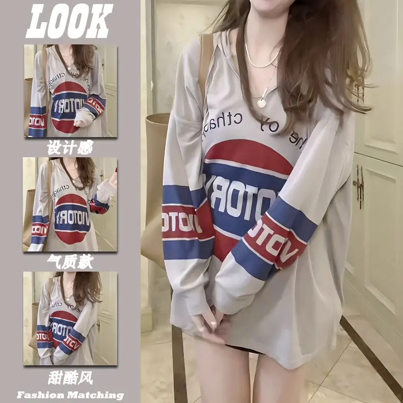 Áo Thun Chống Nắng In Chữ Có Mũ Phong Cách Thường Ngày Thiết Kế, Dài Trung Bình Thích Hợp Cho Mùa Hè, Thân Dưới, Áo Cô Gái Nóng Bỏng Thiếu, Dành Cho Nữ, Năm 2024