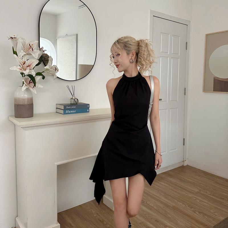 Đầm đi tiệc cổ yếm nữ tính | SARAH DRESS - CLÉLIE