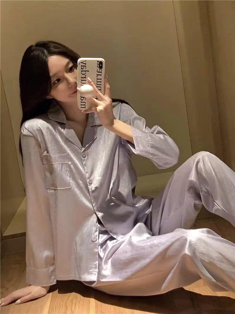Product Introduction of Bộ Đồ Ngủ Lụa Lạnh Jacquard, Cao Cấp, Quần Dài Tay Dành Cho Nữ, Mỏng, Thích Hợp Cho Mùa Hè, Lý Tưởng Cho Sinh Viên, Làm Bằng Lụa Ins, Đồ Mặc Nhà 24