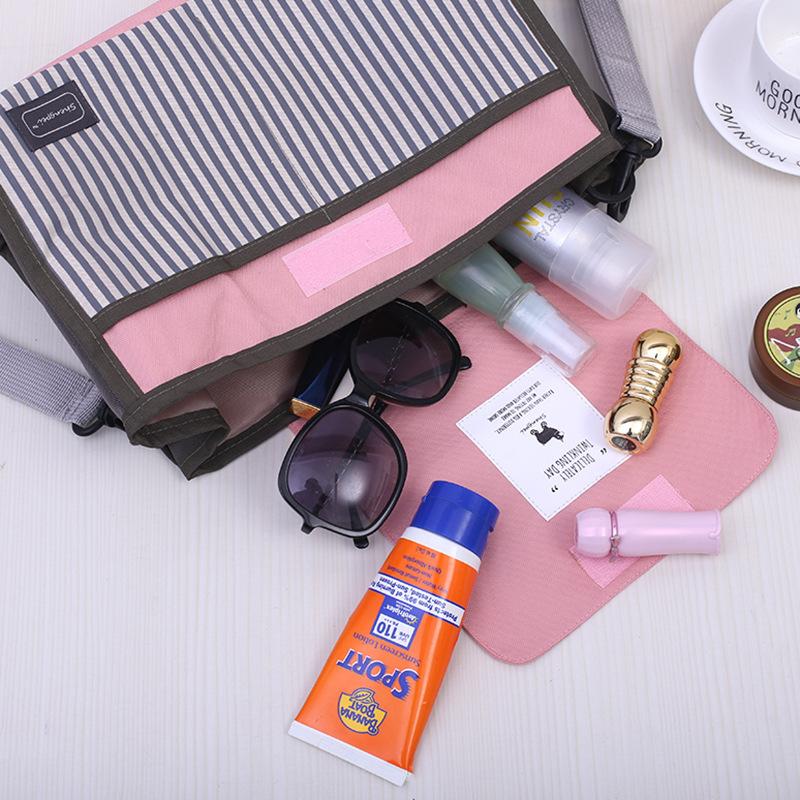Product Introduction of Baby Stroller Hanging Bag Bottle Diaper Pants Large Capacity Storage Mommy Shoulder Bag 9