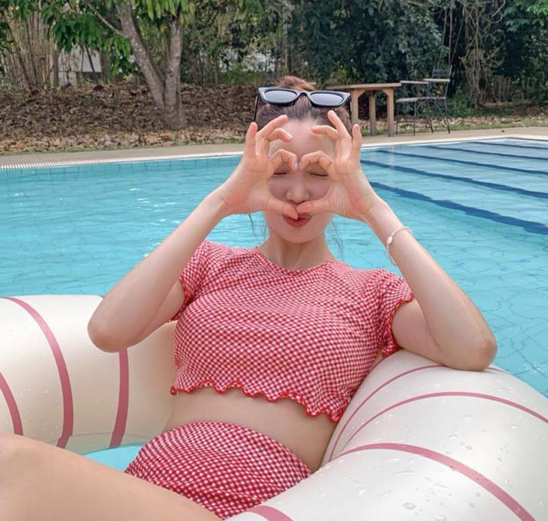 Product Introduction of 2025 Korean Style New Small Plaid Bikini Sexy High Waist Triangle Swimsuit Women 12