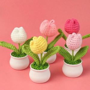 Handmade Crochet Tulip Potted Plant, Cute Crochet Flower Potted Plant, Desktop Decoration for Home Living Room Bedroom Hotel Dormitory School, Crochet Gifts, Crochet Items, Handmade Crafts