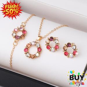 ชุดเครื่องประดับสำหรับผู้หญิง 4 ชิ้น สร้อยคอจี้กลมเพทายหลากสี สร้อยข้อมือ ต่างหู เครื่องประดับหรูหรา สีทอง เหมาะเป็นของขวัญ น่ารัก แฟชั่น สร้อย ผู้หญิง