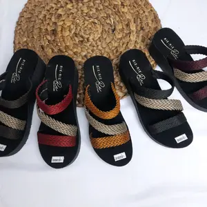 sandal wedges wanita tali silang Jepit