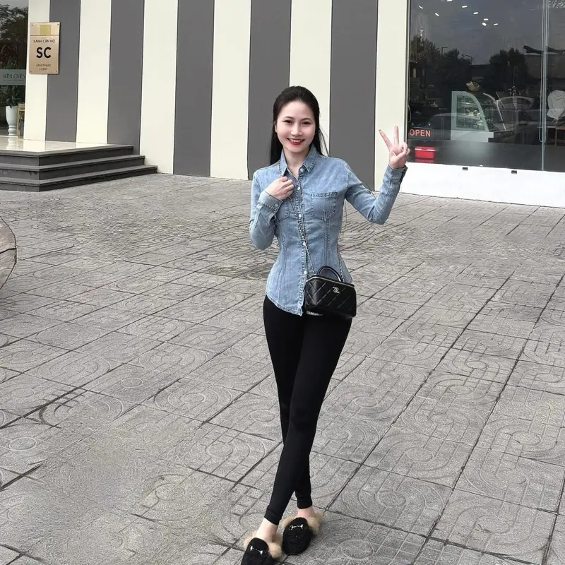 COMBO 2 QUẦN Ôm:  legging cạp cao 4p , 4 túi đen lì, co dãn thoáng mát, mặc dễ chịu, giành cho Nữ Thun Cotton, vải đanh