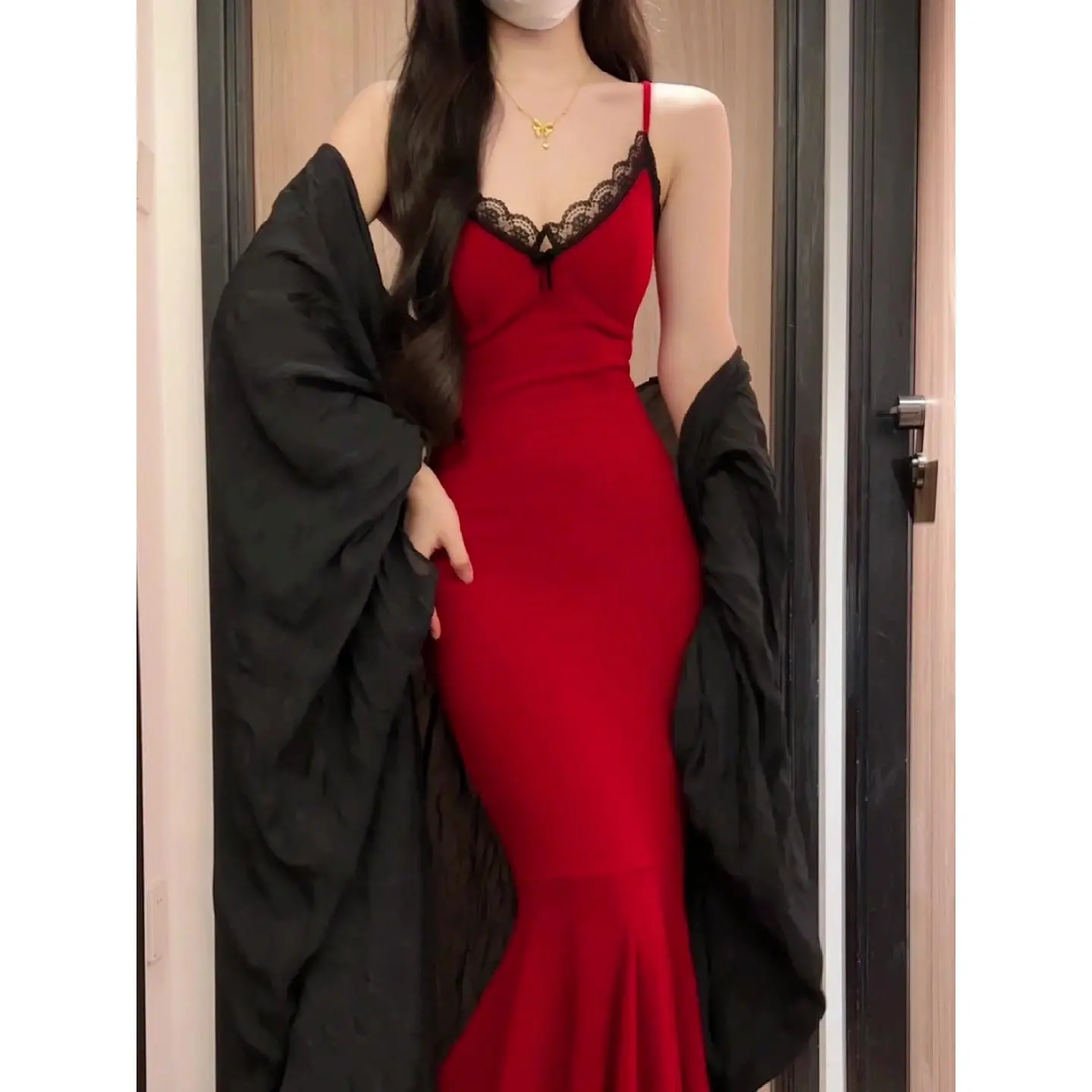 Váy Đuôi Cá Có Dây Đeo, Màu Đỏ, Gợi Cảm, Dành Cho Phụ Nữ, Thêu Ren, Thích Hợp Cho Tiệc Và Sinh Nhật, Áo Choàng Chiến Đấu Năm Mới, Váy Dài aodaianh  pari Women Dress Khuy