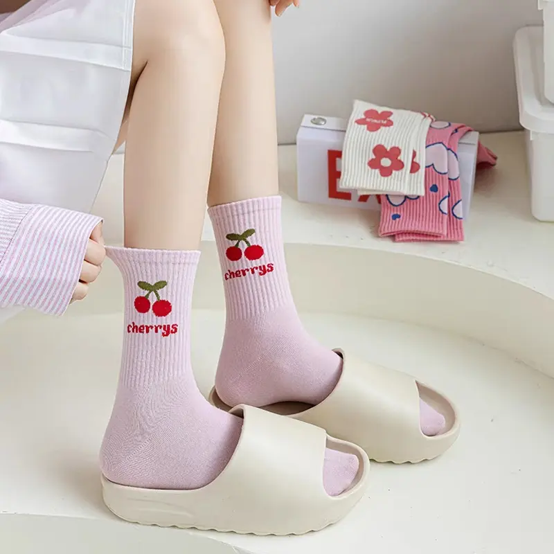 Sweet Cute Pink Flowers Letters Printed Socks Women Fashion Comfort Absorption Mid-calf Socks