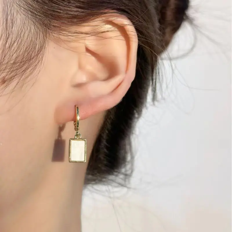 RRNS 498 Anting Stud Anting Wanita Tusuk Fashion Alloy Gaya Elegan 1