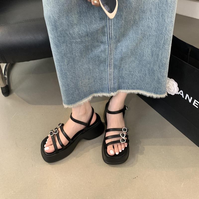 Sandal nữ quay phối đá hình trái tim ,tròn ,đế độn 7p (425-5E),chân mỏng lùi 1 size 2