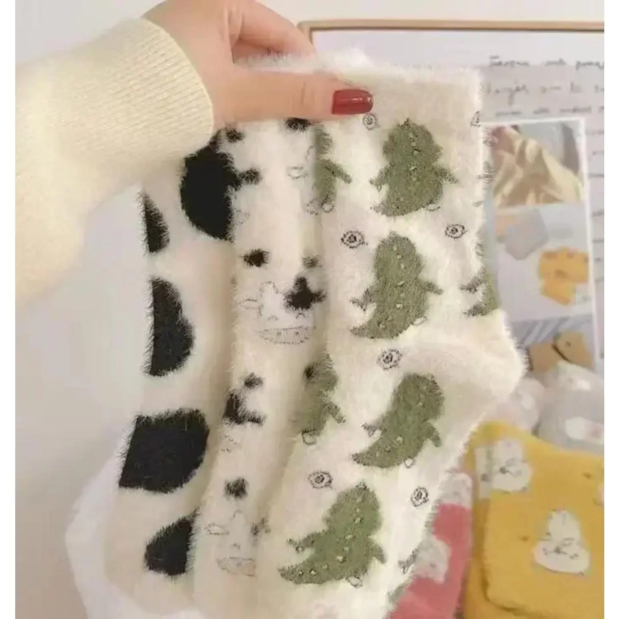 Vớ đệm mùa thu đông Vớ bông họa tiết bò Vớ giữa bắp chân dày mềm mại dễ thương thoải mái Vớ Kawaii ấm áp có chấm bi Nữ Women