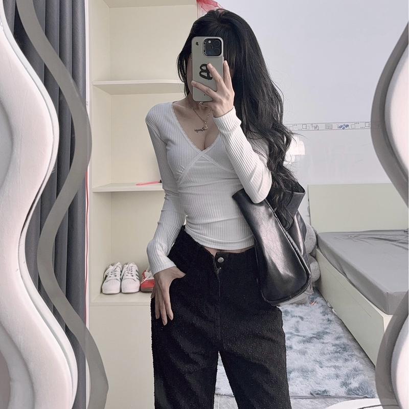 Áo len tăm hàn nữ tay dài cổ V viền ren