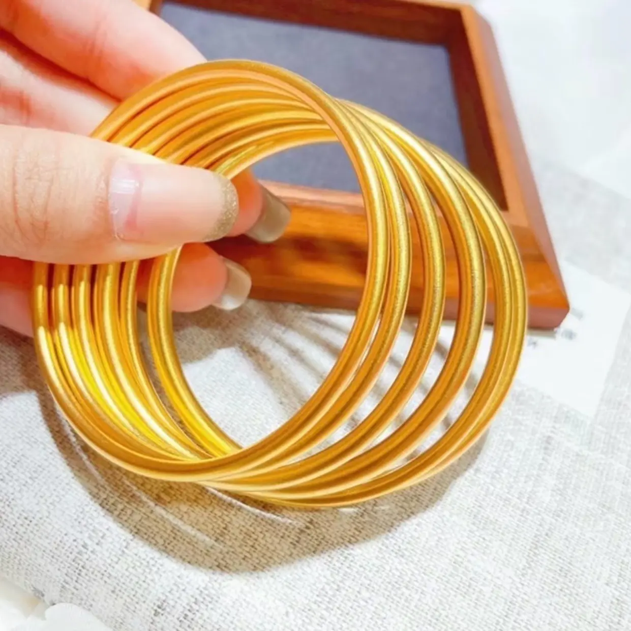 Vòng Đồng Đặc Ruột Bảo Vệ Sức Khoẻ, Chắn Sóng Điện Từ , Mạ bạc và vàng, 1 chiếc