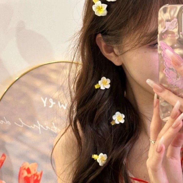 Product Introduction of Plumeria Small Hair Clip for Women 2025 New Fairy Pastoral Style Photo Side Bangs Duckbill Clip Hair Accessory Hairpin 8