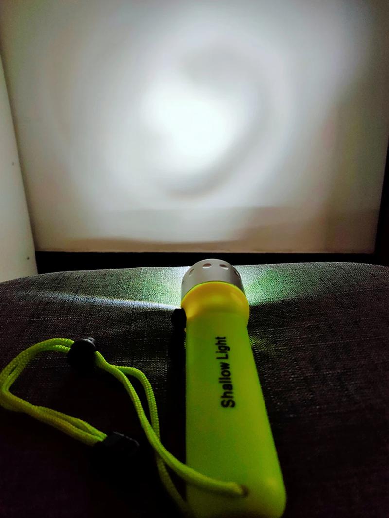 Product Introduction of Professional e5 waterproof diving flashlight led scuba diving equipment led scuba diving Flashlight LED torch flashlight linterna 23