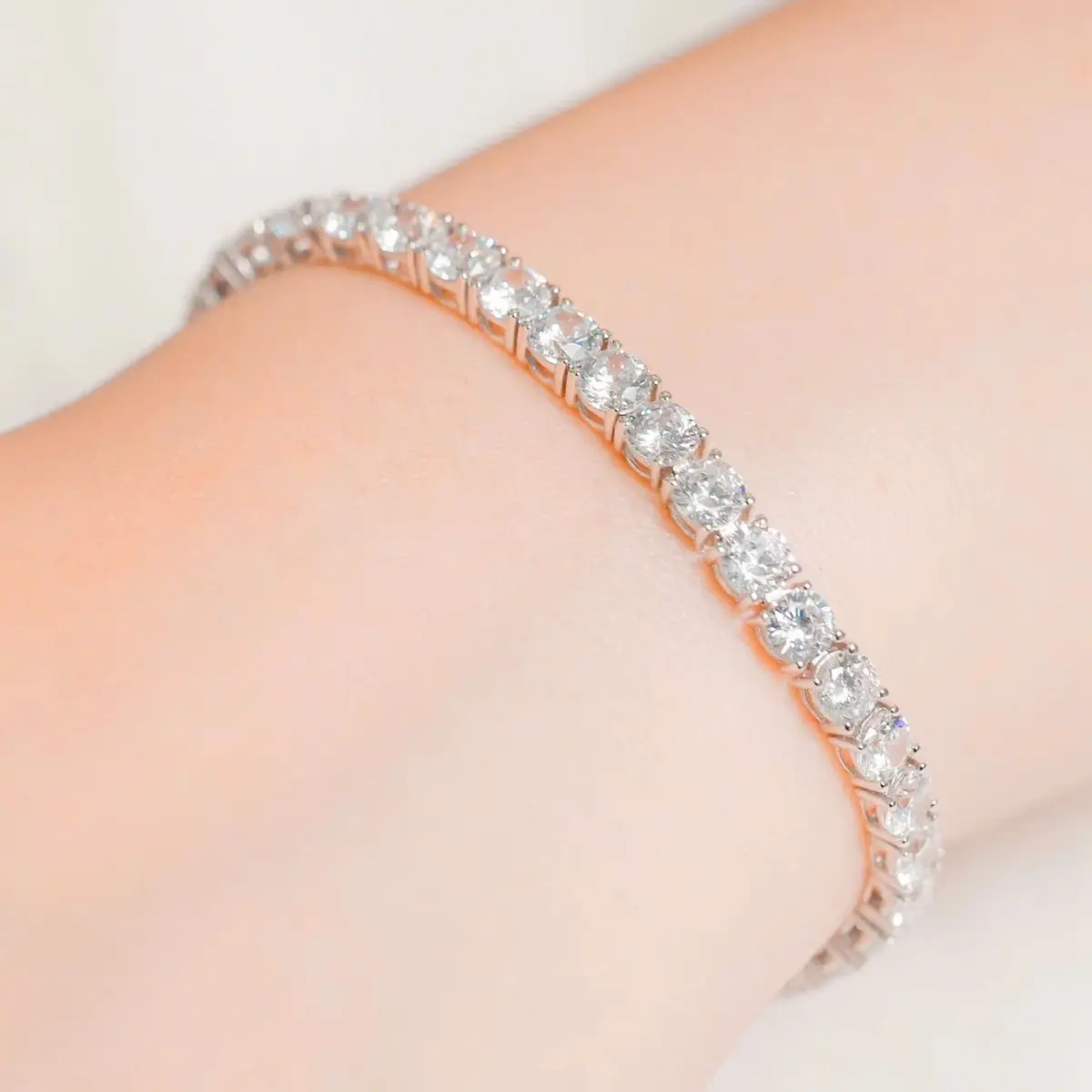 Lắc Tay Nữ Bạc 925 Xi Vàng Trắng Đính Full Moissanite Cao Cấp - Mã L01