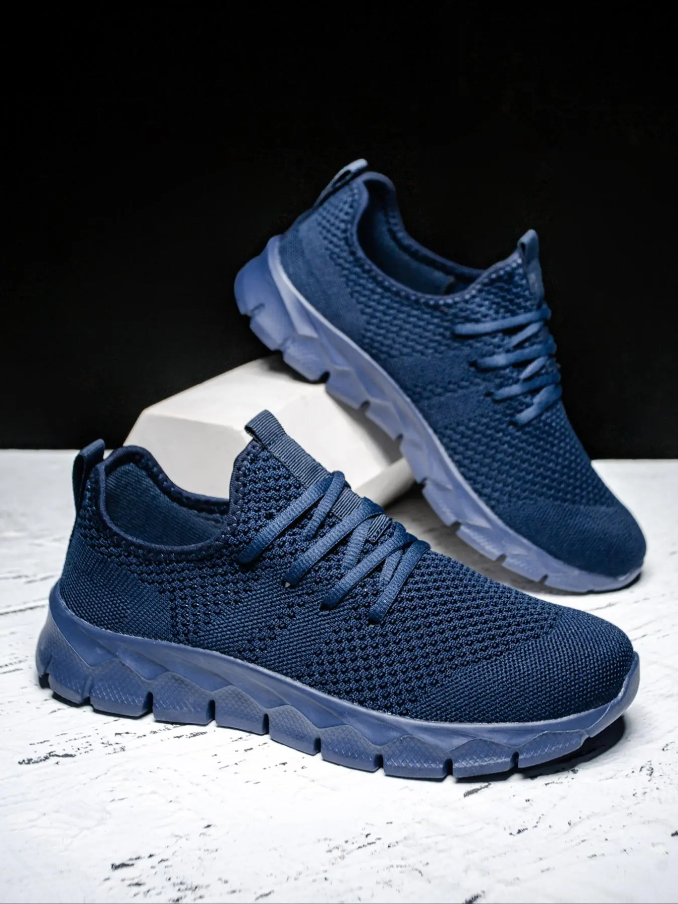 Men's Summer 2024 Fashion Casual Lace Up Low Top Sneakers, Breathable Lightweight Mesh Walking Shoes for Boy, New Trend Sporty for Work & Daily Footwear, Designer Shoes for Men