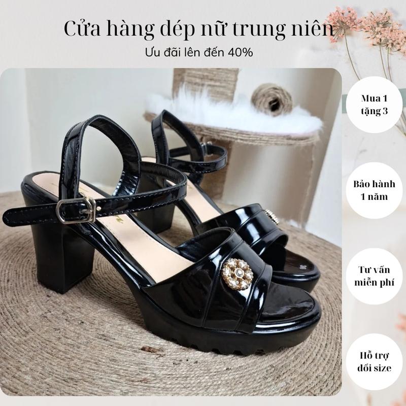 ƯU ĐÃI LỚN Guốc nữ trung niên thiết kế phần mặt bóng đính kèm họa tiết hoa mũi tròn cao 7 cm chống trơn trượt DéP GiàY