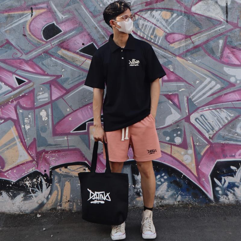 Product Introduction of Quần short nam nữ thun chân cua DATINO Signature cotton da cá chất dày dặn, form rộng mặc trên gối Unisex Menswear 1