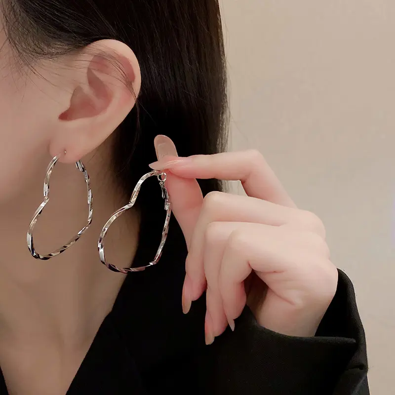 Chic Heart-shaped Earrings for Fashionable Ladies
