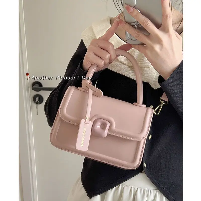 Beg Merah Jambu Mudah Alih, Niche, Untuk Wanita, Fesyen Baharu - TikTok ...