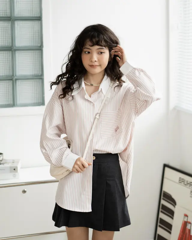 Áo sơ mi nữ freesize đũi kẻ 100% cotton Striped Shirt - by ufo.thebasic Women Top 2