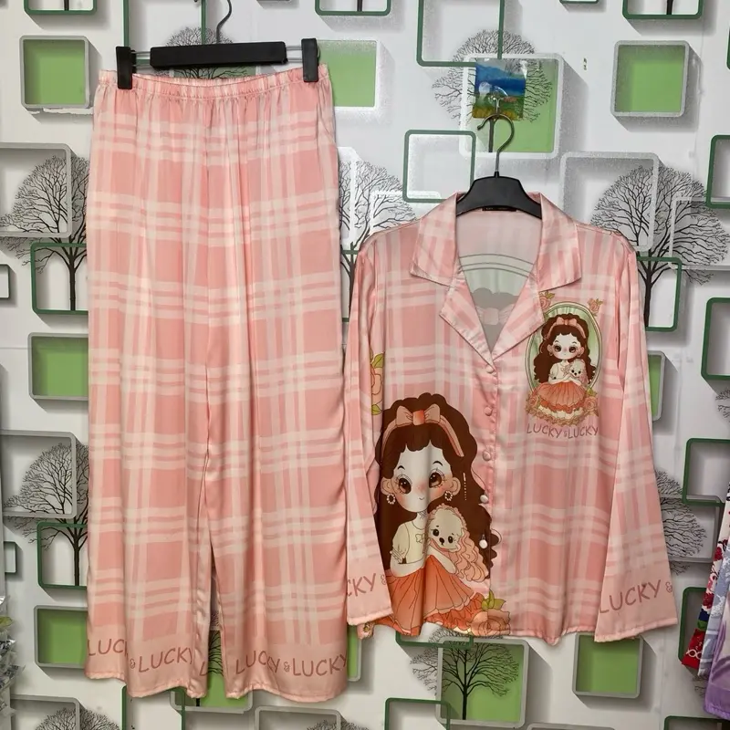 Đồ Bộ Pijama Nữ Lụa Latin Tơ Tằm, Thoáng Mát, Form  Ngắn Và  Dài ,  Dài Quần Dài , Cút bọc vải , In họa tiết sọc Hồng sang Trọng [Size 45-60kg và 61-75kg], Có Bigsize Nhung Dài  dobo