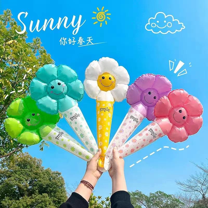 Bong bóng tay cầm hoa cúc mặt cười, bong bóng phao cài tóc hoa cúc chụp ảnh sinh nhật Fubao Store