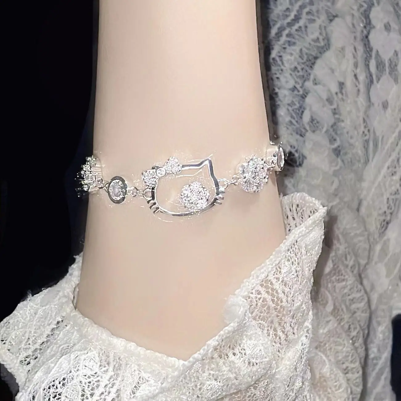 Vòng Tay Kim Cương Giả Hello Kitty, Hellokitty, Nữ Ngọt Ngào Và Dễ Thương, Dễ Phối Đồ Cao Cấp, Thích Hợp Làm Quà Tặng Bạn Gái Và Bạn Gái Hoa Phụ Kiện