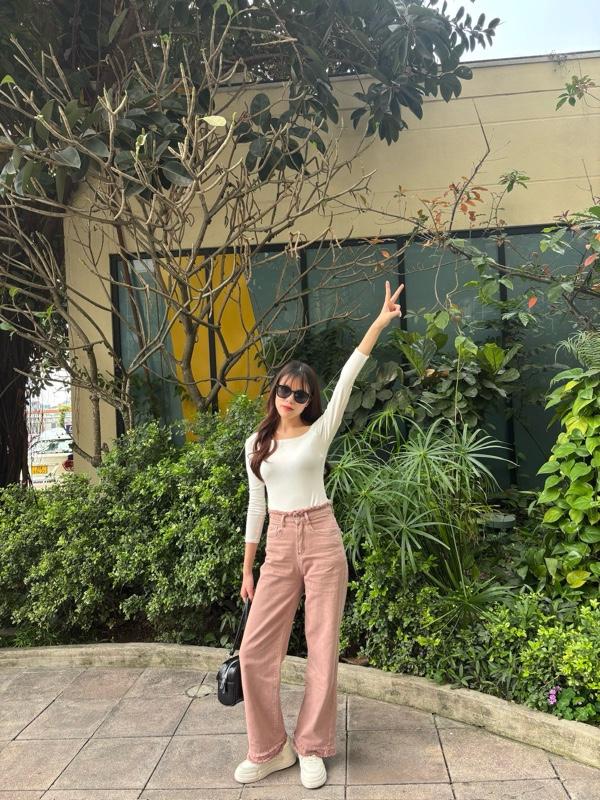 Product Introduction of PINKY JEANS - Quần jeans nữ cạp cao ống rộng hàng QC 12