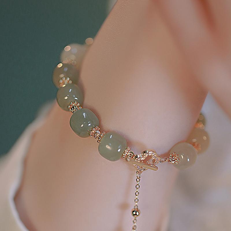 Product Introduction of Fashionable Exquisite Green Imitation Jade Beaded Bracelet For Women Elegant Sweet Wrist Chain Court Style Banquet Daily Jewelry 11