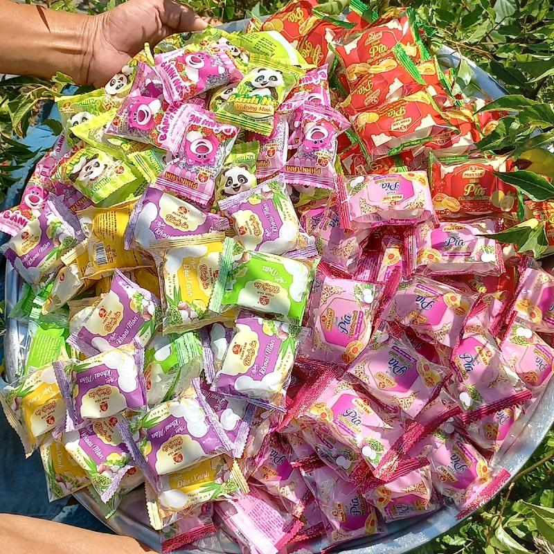 MIX 4 LOẠI BÁNH ( 1kg): BÁNH IN,BÁNH NẾP,BÁNH PÍA SẦU RIÊNG VÀ PÍA KIM SA Thức Ăn