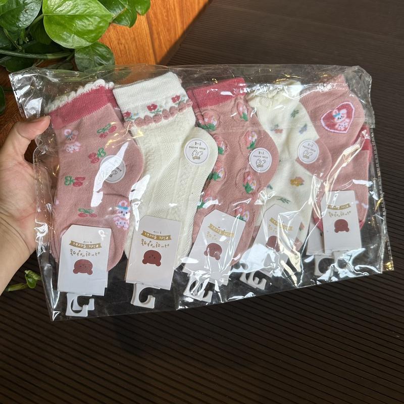 Product Introduction of Set 5 tất cao cổ cotton mềm mại cho bé 1-12t Kem 3