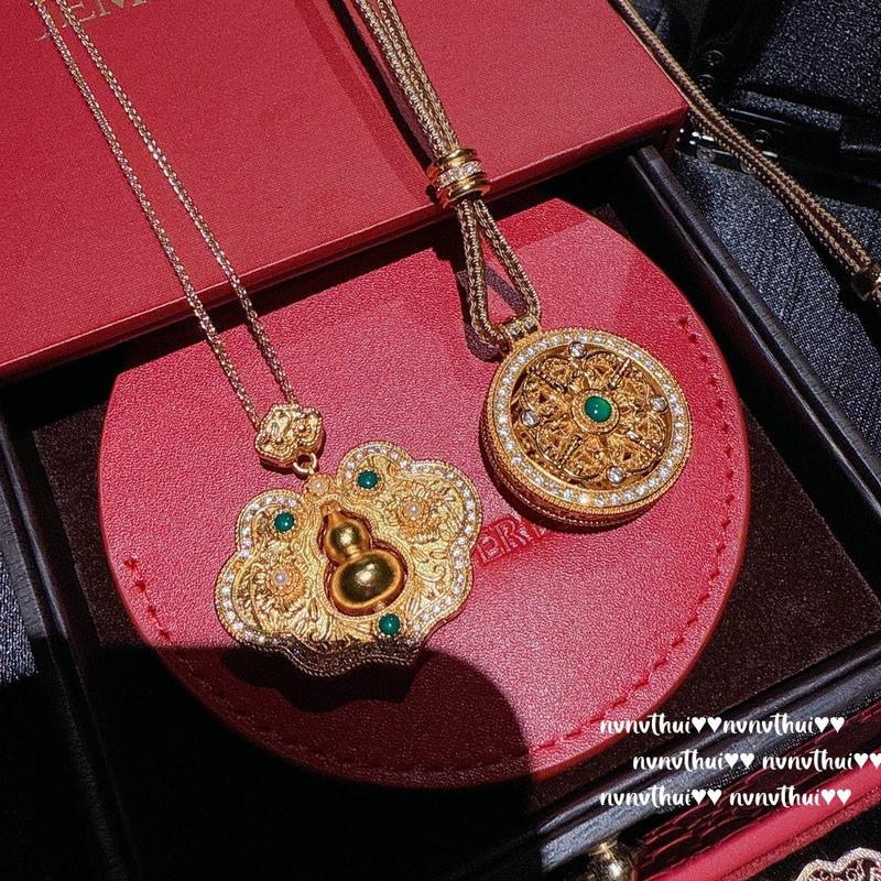 Product Introduction of Ancient gold chiseled carved window compass necklace, new Chinese style plated 18K goldFilial diamond pestle zircon ring 20
