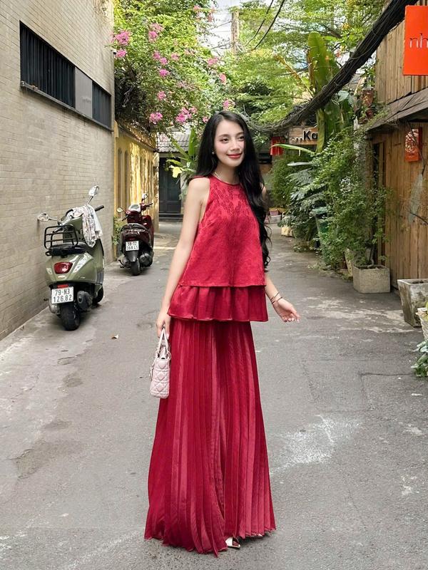 La Boutique - Áo Yếm Gấm Cột Nơ Viền Bèo BỘI SAM Và Quần Voan Tơ Dập Ly (Lớp Lót Satin) - Set Đồ Tết Nữ 3