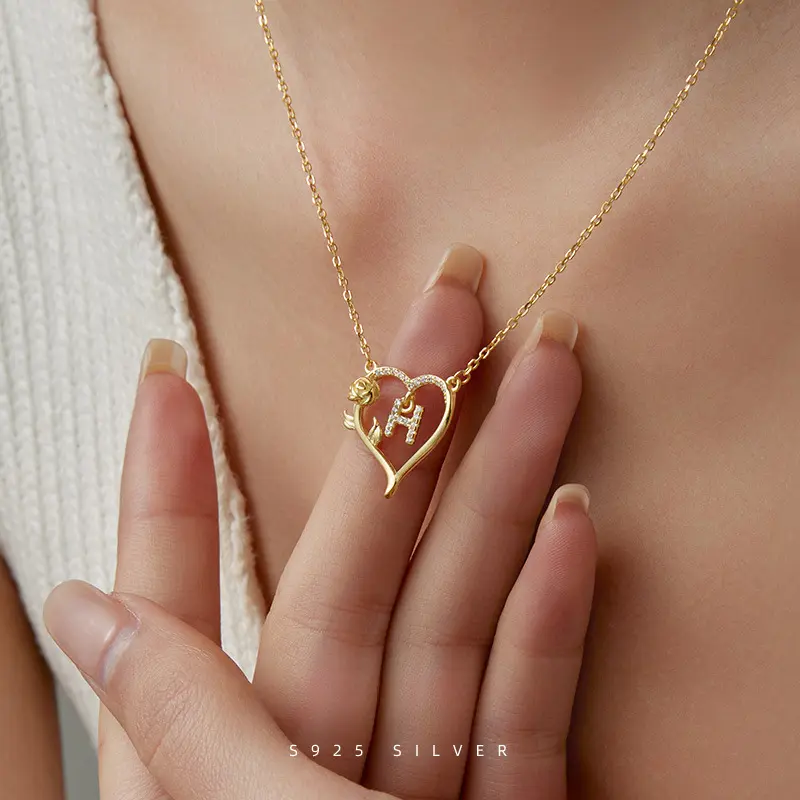 Heart Rose 26 English Letters Necklace, Woman Light Luxury Collarbone Chain, Mother'S Day Gift dainty  necklace vacancy  chain