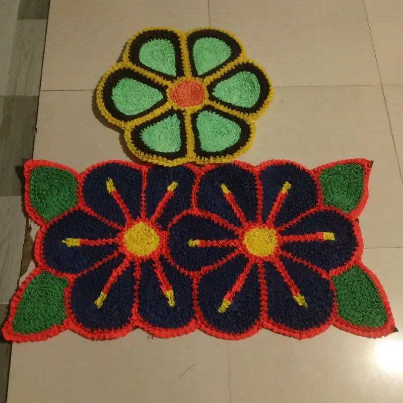 combo 2 thảm dặm chân bao gồm 1 thảm đôi 50cm*95cm và 1 thảm hoa 50cm*50cm màu mẫu ngẫu nhiên 4