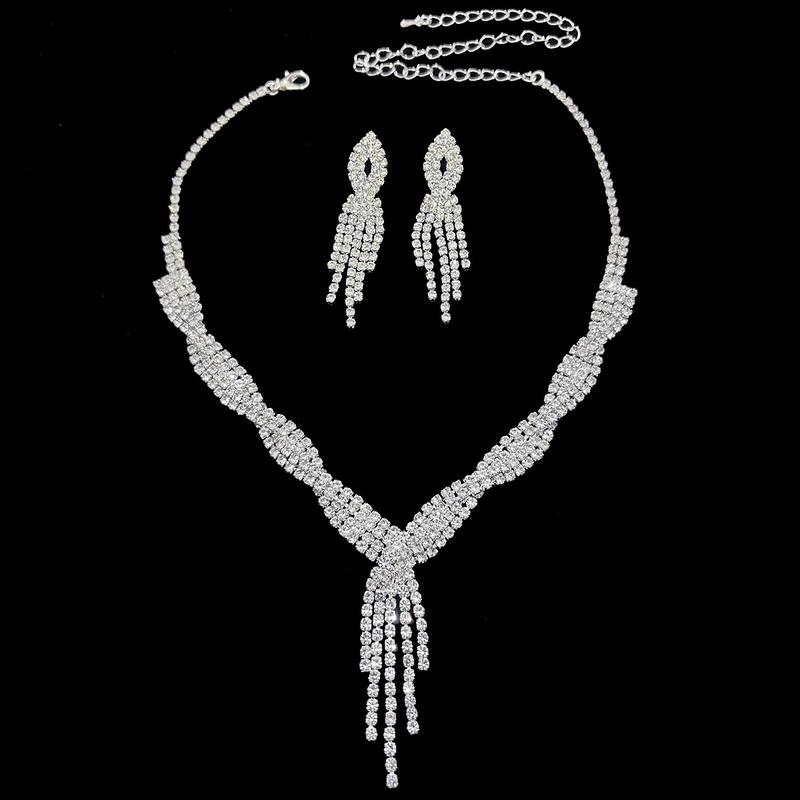 Product Introduction of Necklace Earrings Tassel Wedding Jewelry Set Rhinestone Pendant Wedding Banquet Twist Wedding Dress Accessories 8673 8