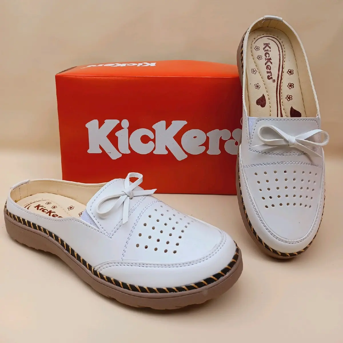 selop wanita kickers standar-bigsize (Jumbo). alisa 05 Hak Datar (1 cm atau kurang) Karet Shoes
