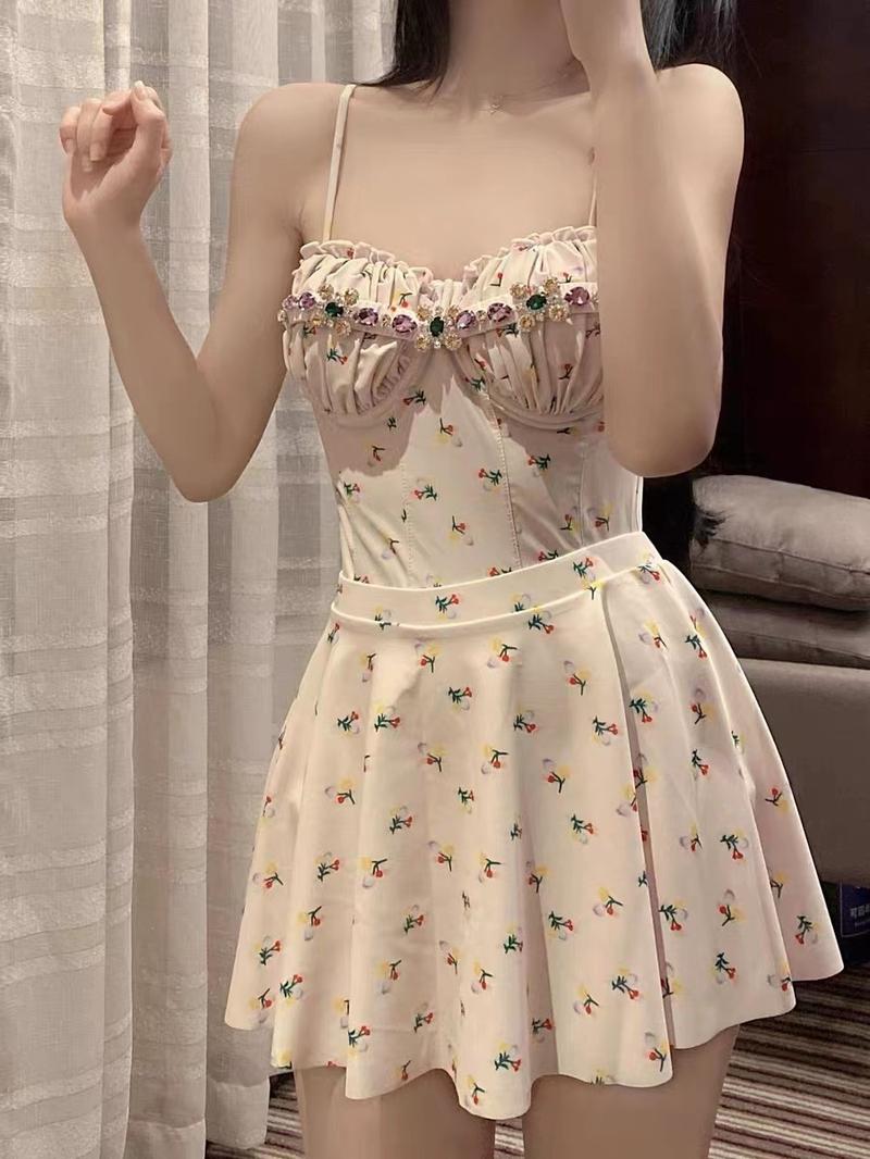 Product Introduction of Áo Ống Kim Cương Ôm Sát Phong Cách Pháp, Áo Tắm Một Mảnh Có Dây Đeo Spaghetti Đồ Bơi Nữ, Nâng Ngực Nhỏ Thích Hợp Cho Phong Cách Pháp, Áo Tắm Cô Gái Nóng Bỏng 7