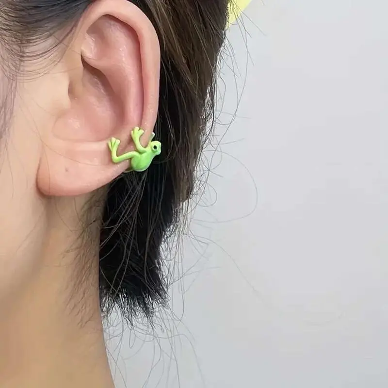2pcs Creative Cute Frog Ear Cuff Clip for Women Girls Fashion Green Insect Non-pierced Earring Accessories Gift