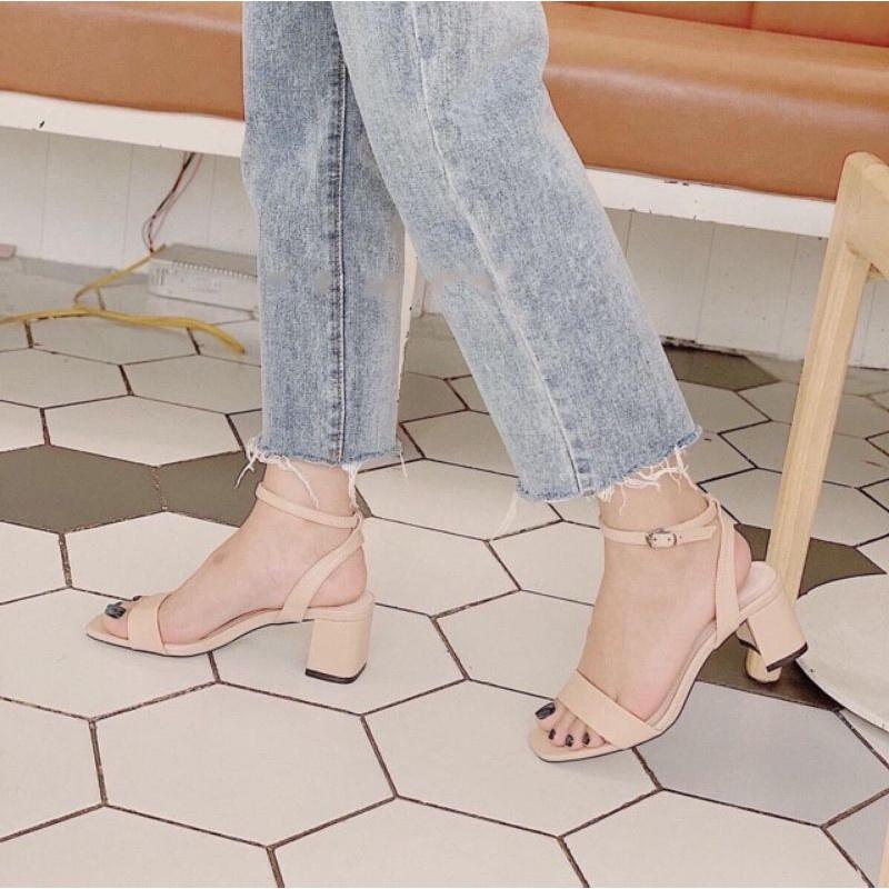Giày sandal cao gót big size nữ 40 41 42 43 quai ngang thời trang sang chảnh cấp size lớn gót vuông cao 5 phân DéP Shoes