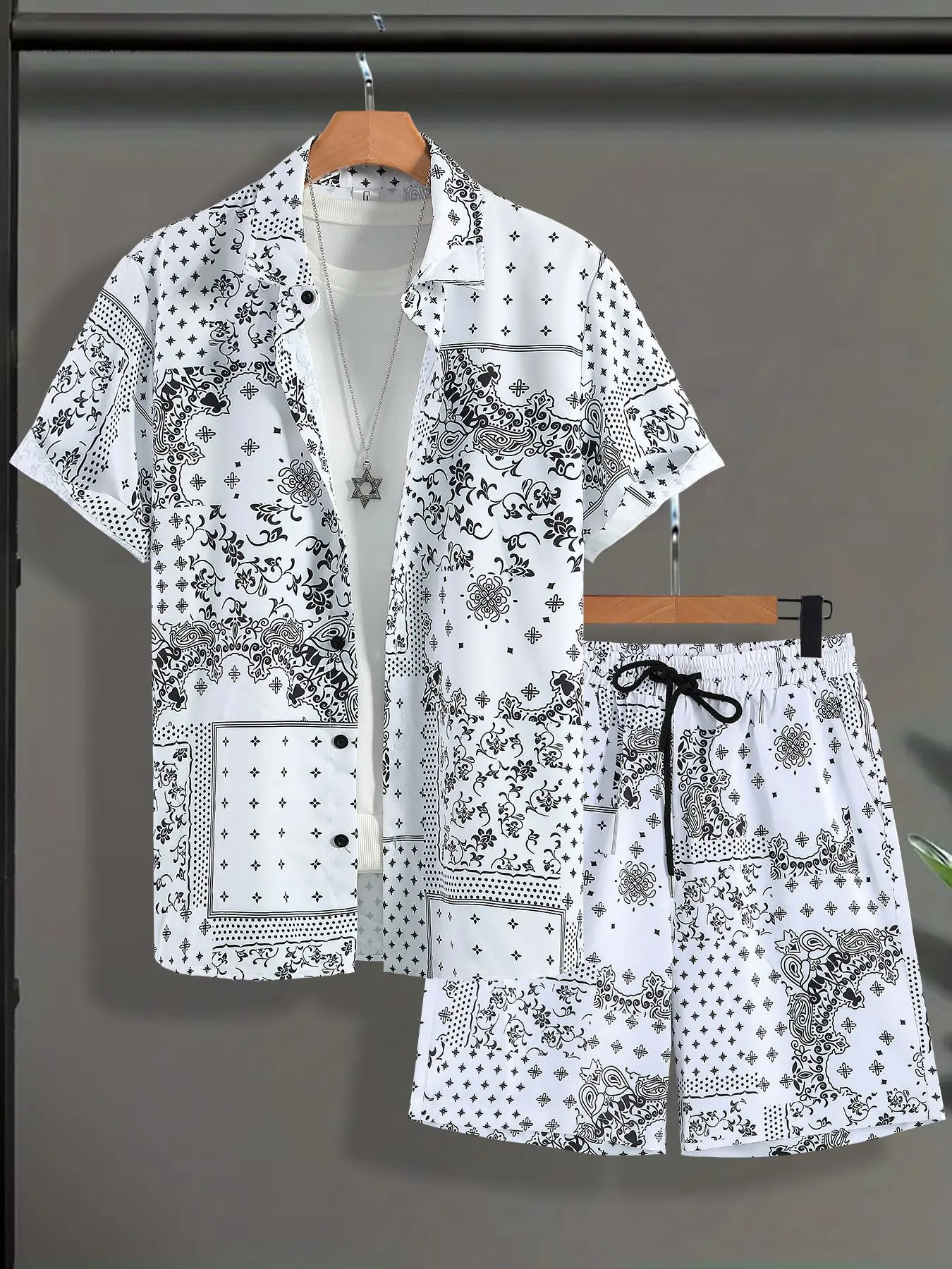 Two-Piece Set Men's Ethnic Pattern Button Front Shirt & Drawstring Waist Shorts, Regular Fit Boho Short Sleeve Collared Top & Pocket Shorts, Men's Summer Clothes