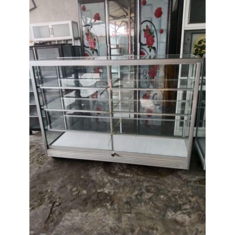ETALASE 1,5 Meter Kaca Almini Aluminium Alumunium Rak Serbaguna Tempat Penyimpanan Barang Multifungsi Geser Sliding Buka Tutup Bufet Buffet Lemari Minimalis Kaki Roda Kokoh Kabinet Cabinet Lemari Pakaian Baju Lamongan Tuban Bojonegoro Gresik Kunci 3