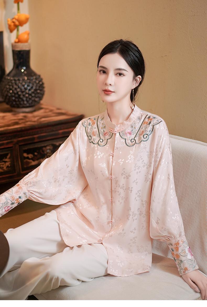 Product Introduction of Loose Version New Chinese Style Women's Shirt 2023 New Chinese Style Ethnic Style Tang Costume Top Long Sleeve Stand Collar Women 3