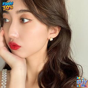 ต่างหูมุก ทรงเรขาคณิต เพลิดเพลินไปกับเสน่ห์แบบสบาย ๆ ต่างหูสตั๊ดบุคลิกภาพ สำหรับผู้หญิง ราคาไม่แพง สไตล์หรูหรา ดีไซน์ขั้นสูง พร้อมสต็อกในปี 2568