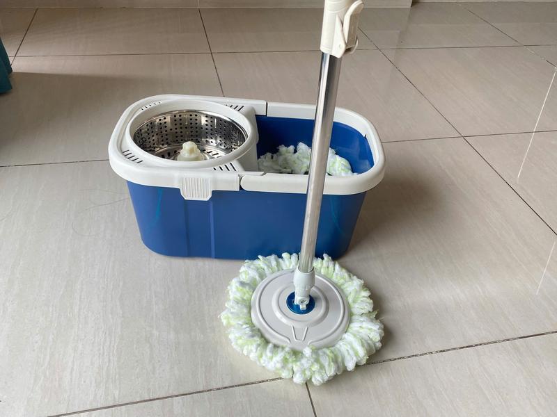 Bộ Lau Nhà Xoay 360 Độ (1 thùng + 1 cây lau + 4 bông lau) Có 4 Bánh Xe Di Chuyển - Thùng Nhựa ABS Cứng, Bảo Hành 6 Tháng 7